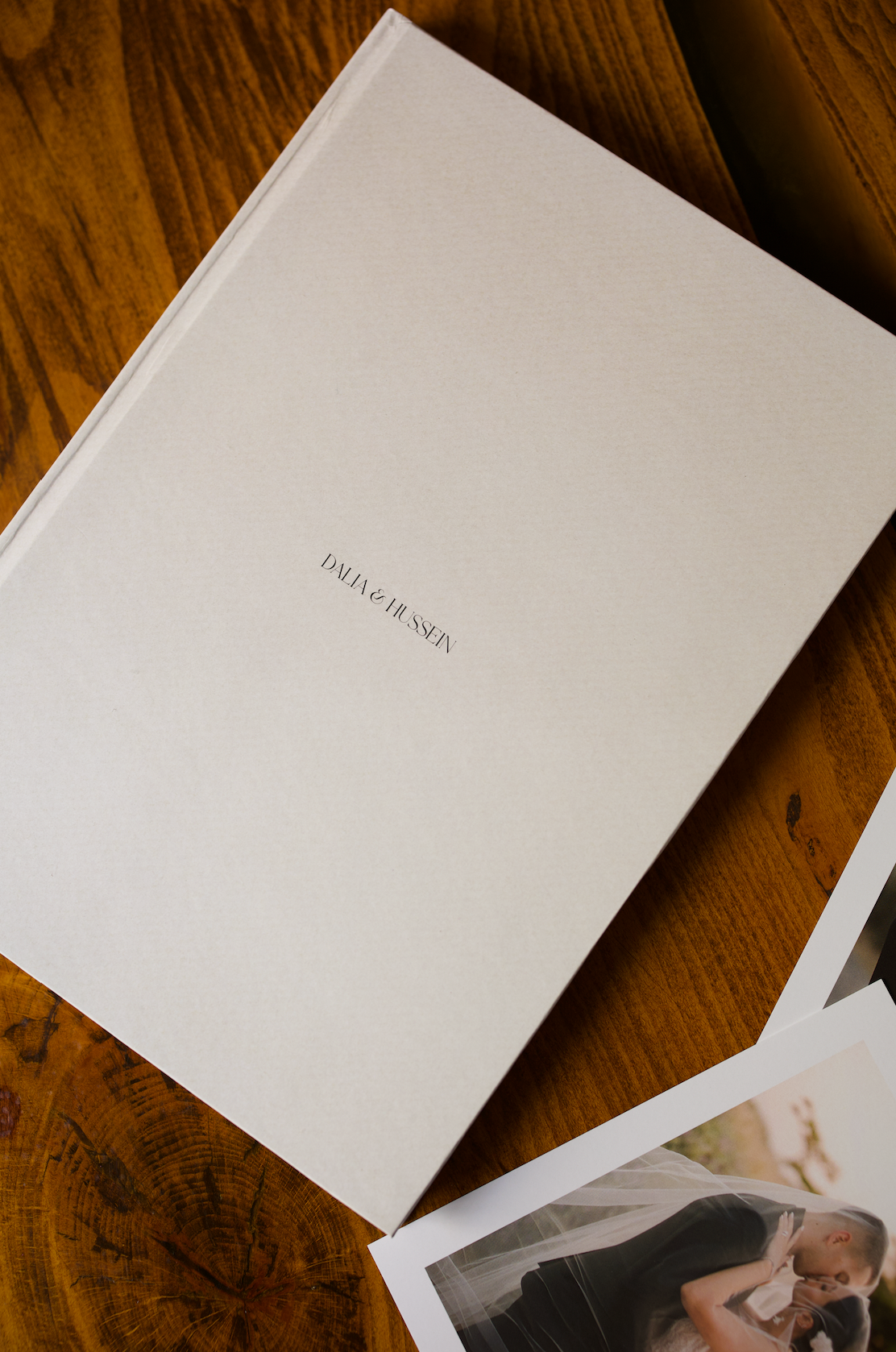 The Minimal Wedding Book