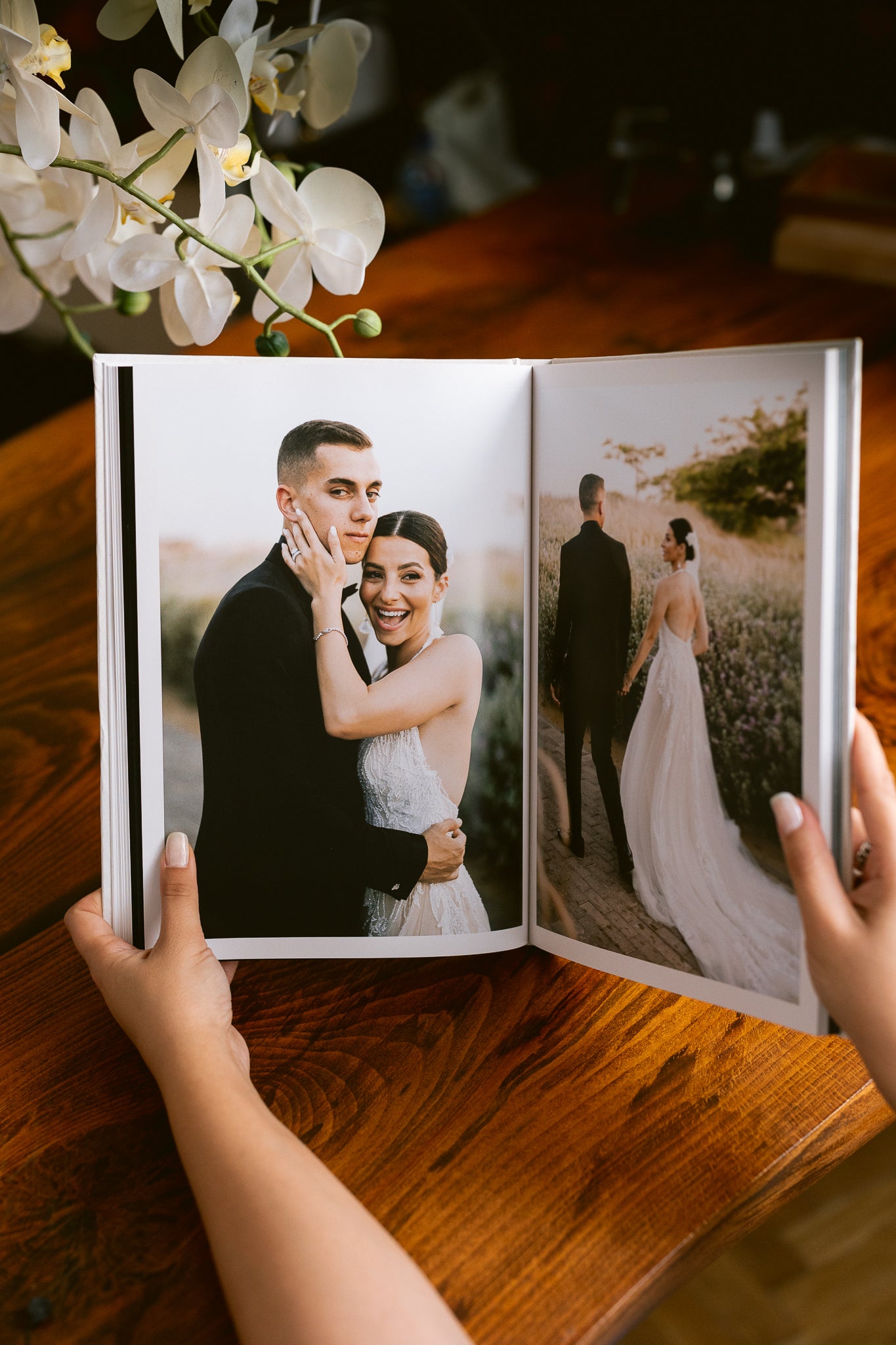 The Minimal Wedding Book